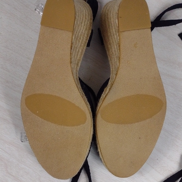 Lands' End Black and Tan Wedges with Lace Up Ankle Straps Size 7.5 - Picture 6 of 7